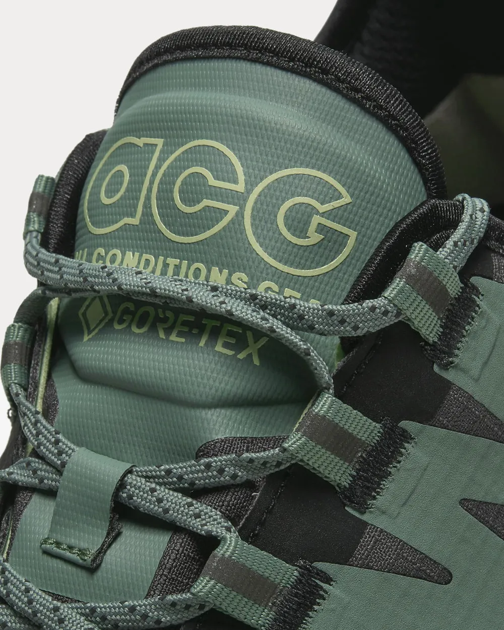 ACG Air Nasu GORE-TEX Clay Green Low Top Sneakers