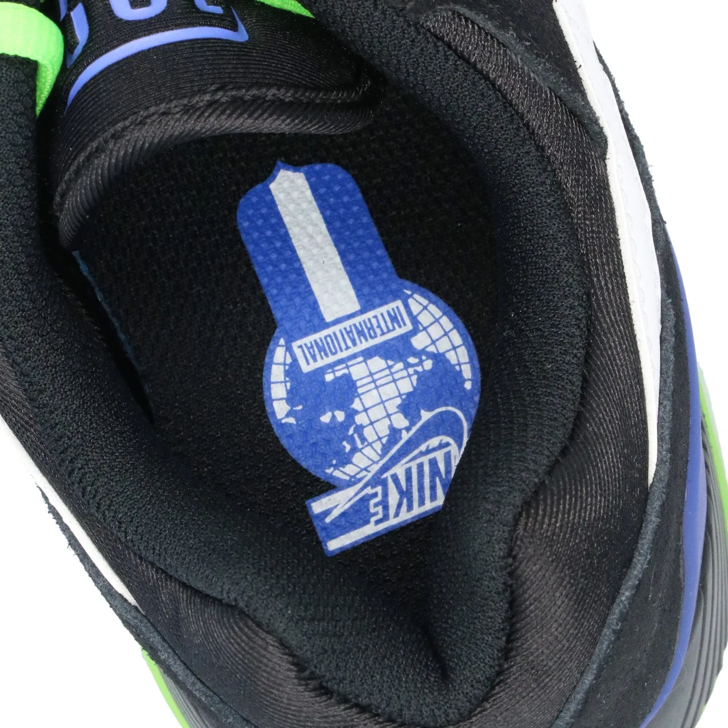 NIKE AIR 180 QS